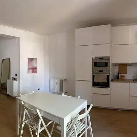 Апартаменты Lovely Spacious *