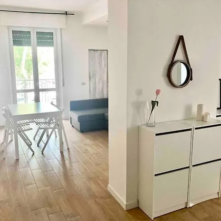 Апартаменты Lovely Spacious