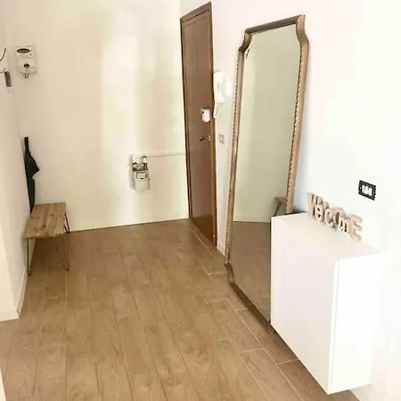 Lovely Spacious Апартаменты Милан
