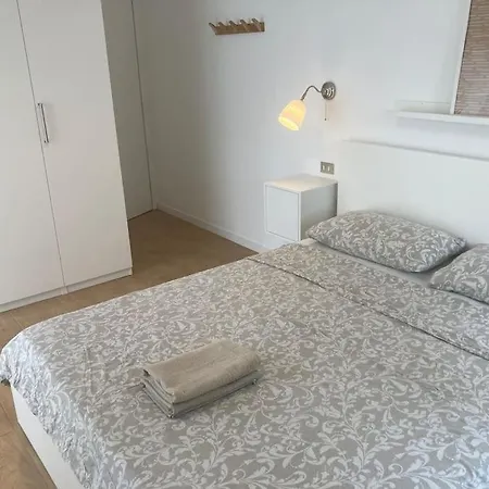 Lovely Spacious Апартаменты