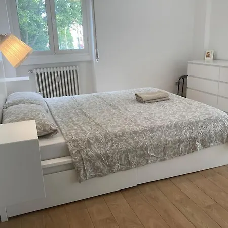 Апартаменты Lovely Spacious Милан