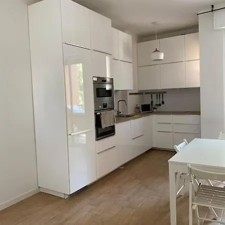 Lovely Spacious Апартаменты *